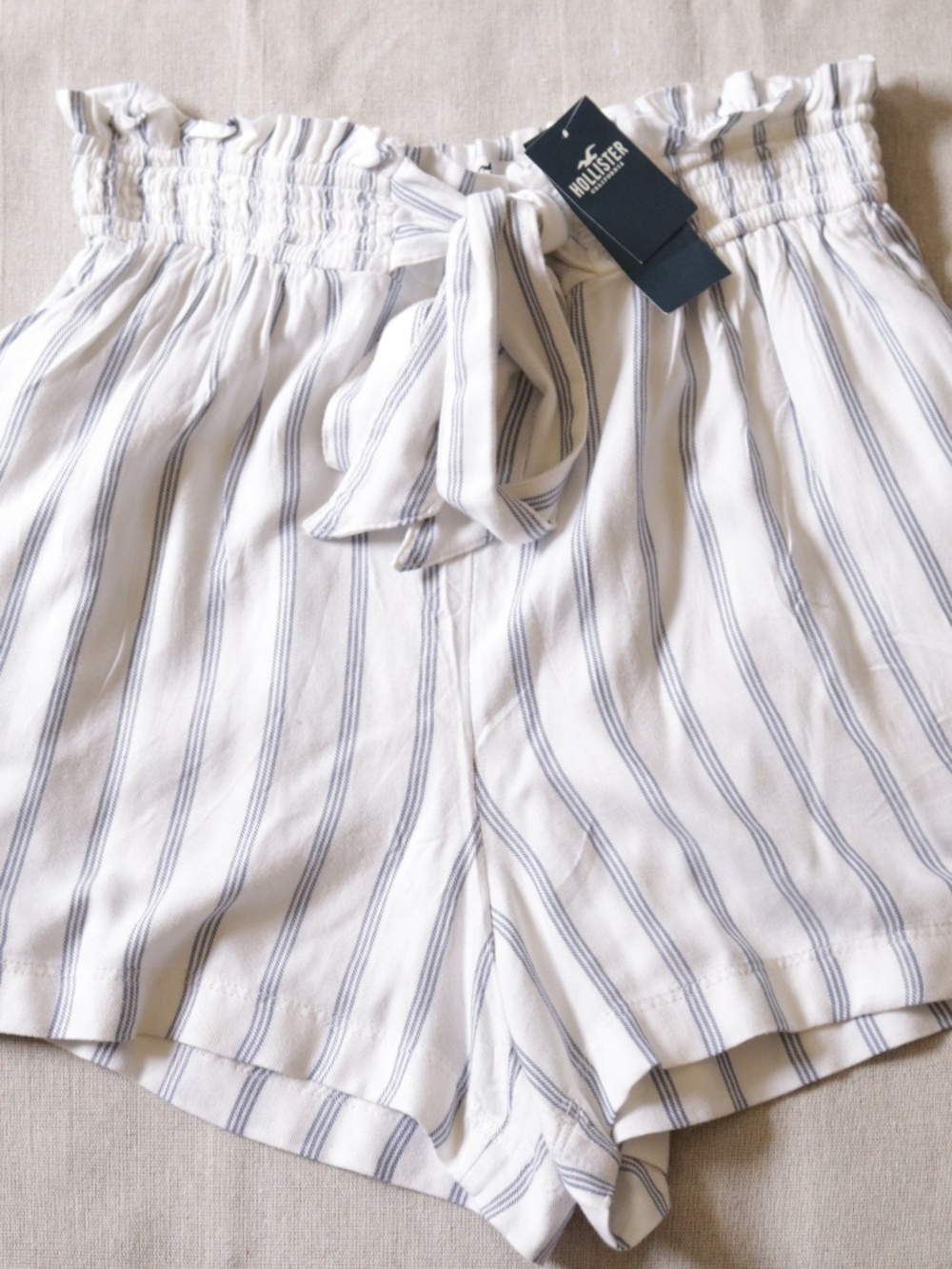 Hollister Women's Paper Bag Shorts Medium Ultra High Rise Striped Tie Waist NWT